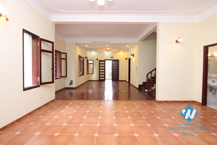 Spacious swimming pool house for rent in Tay Ho